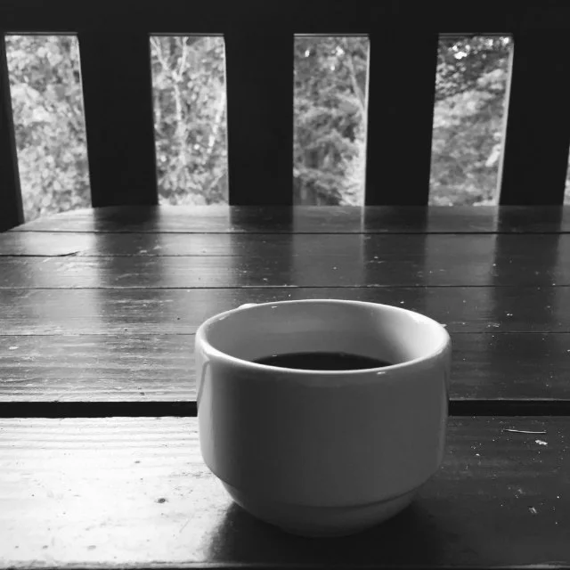 Un bon café en terrasse - Gîte les Noes