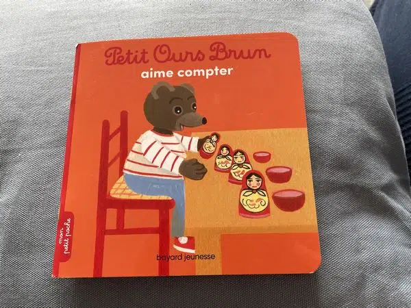 petit ours brun aime compter - bayard presse